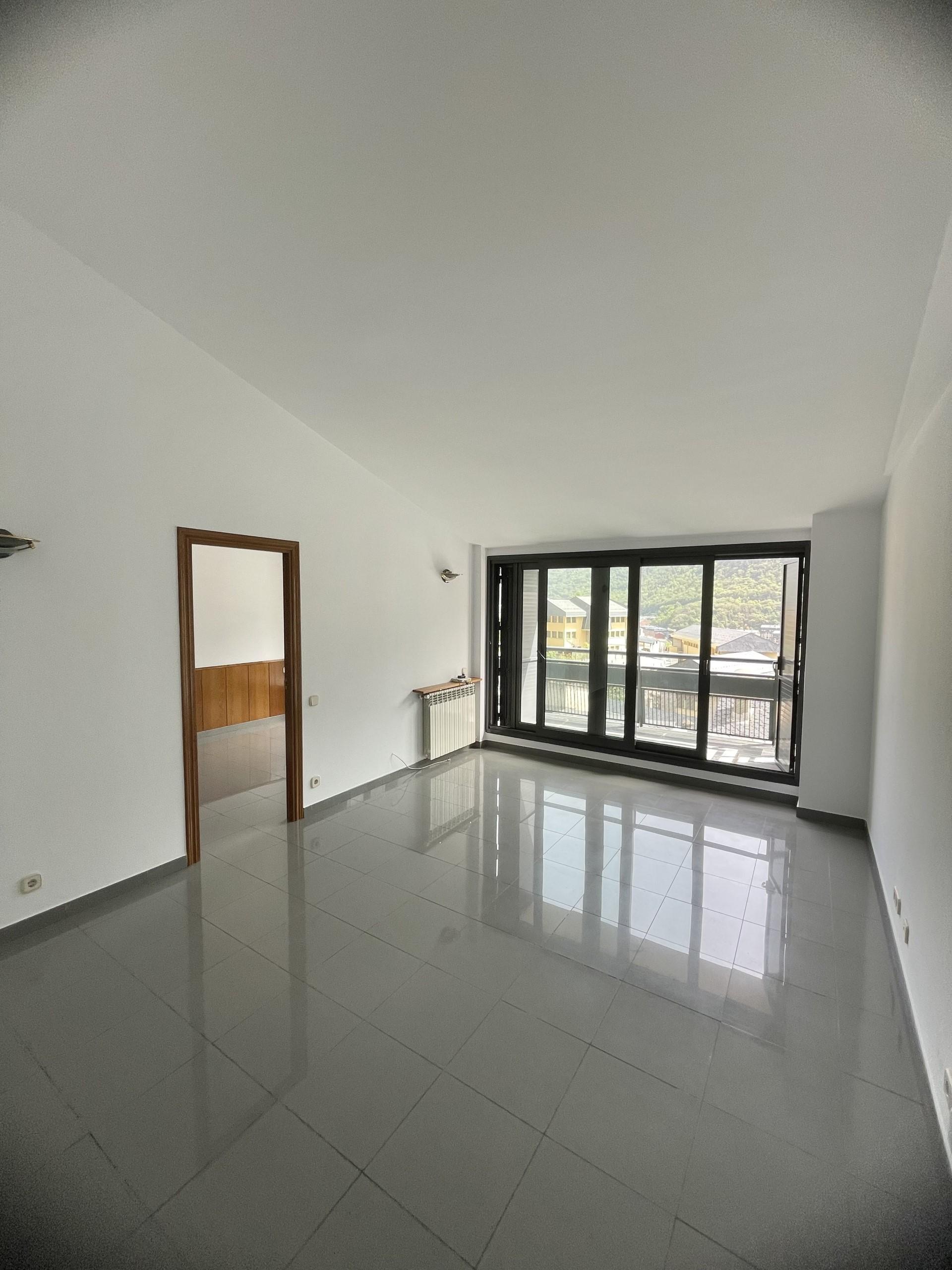 Piso en venta en Andorra la Vella, 2 habitaciones, 90 metros