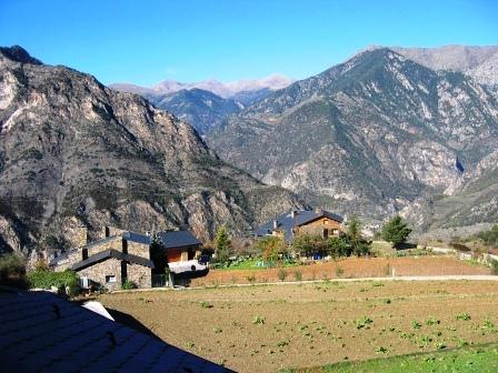 CASA ADOSSADA EN VENDA A AIXIRIVALL