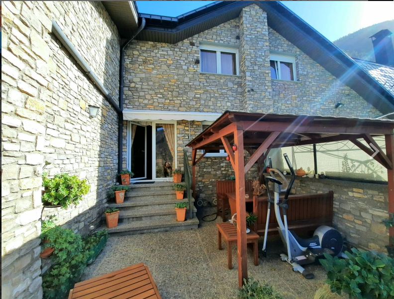 CASA EN VENDA A ESCALDES