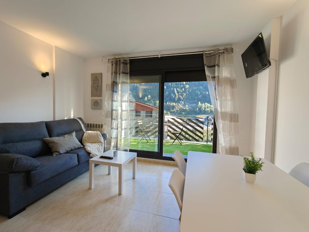 ESTUDI EN LLOGUER AL TARTER