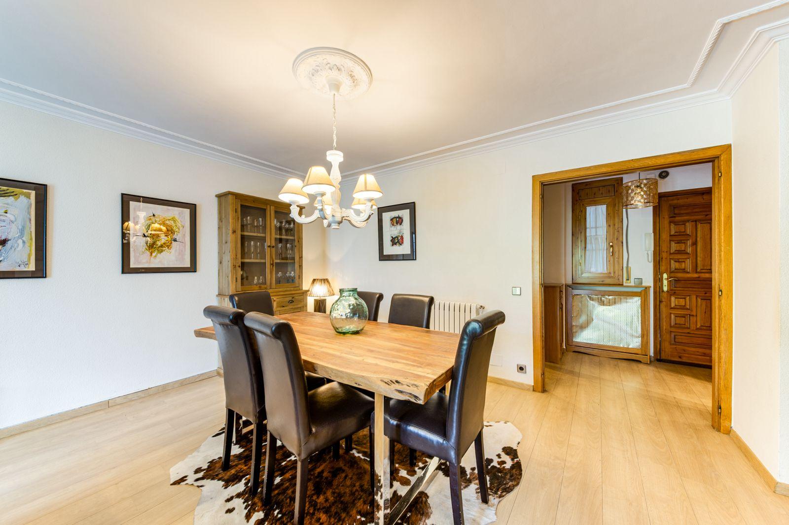 CASA ADOSADA EN LLOGUER ALS VILARS