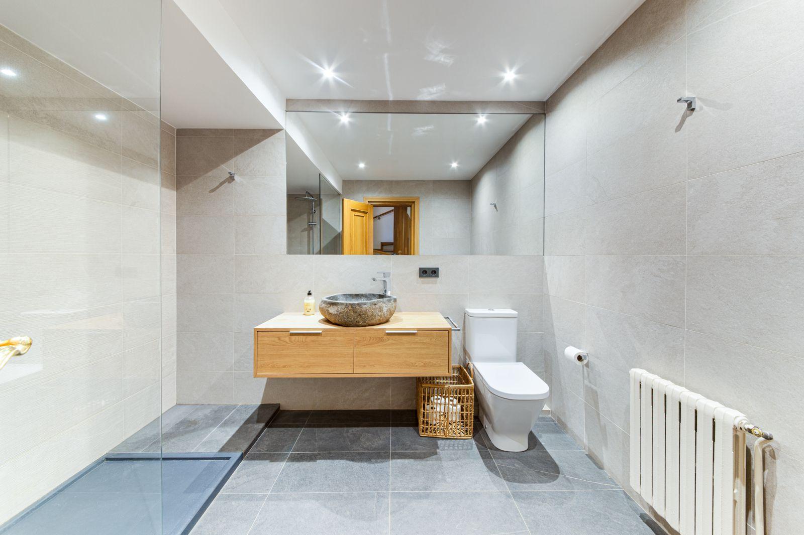 CASA ADOSADA EN LLOGUER ALS VILARS