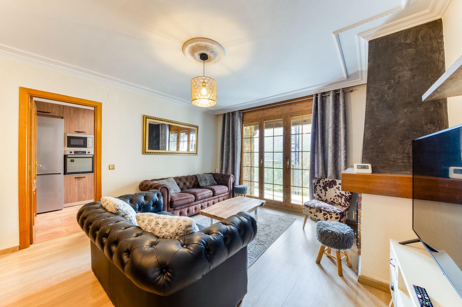 CASA ADOSADA EN LLOGUER ALS VILARS