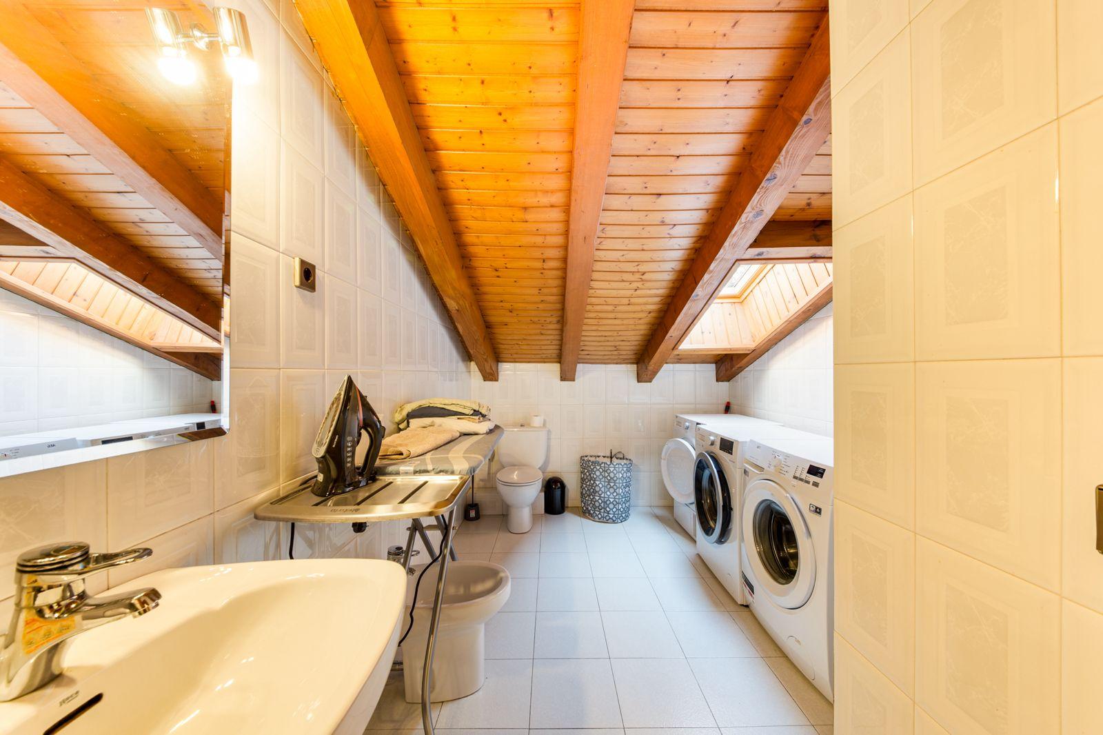 CASA ADOSADA EN LLOGUER ALS VILARS