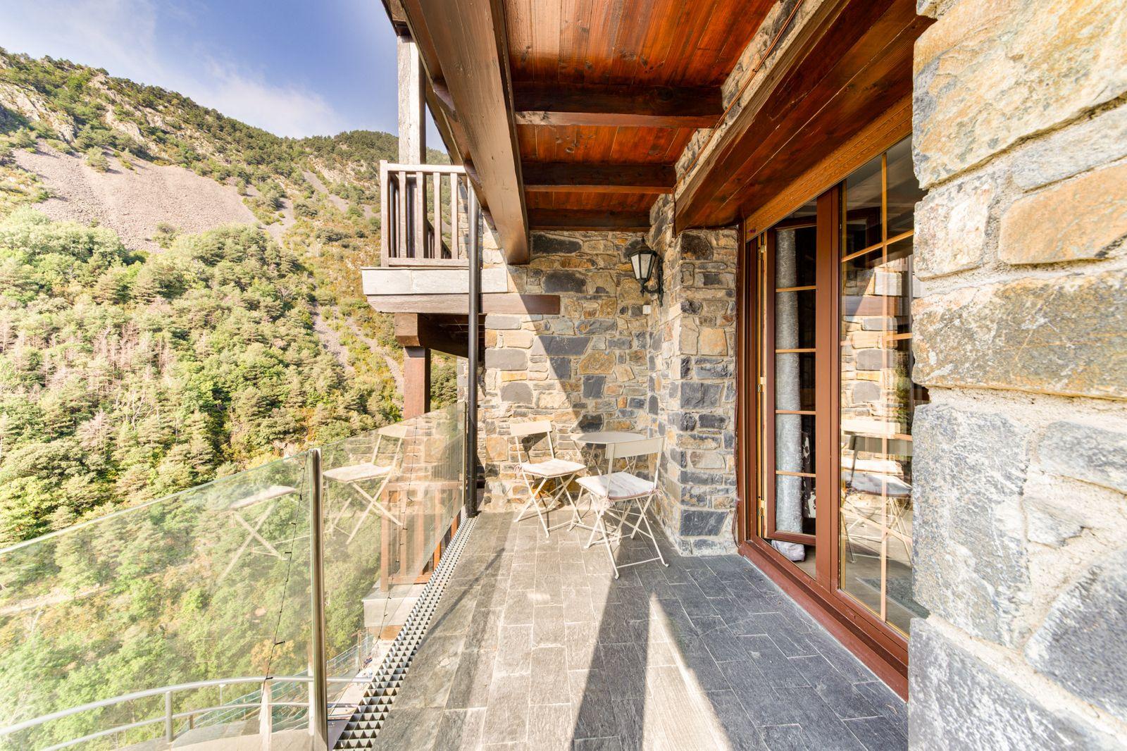 CASA ADOSADA EN LLOGUER ALS VILARS