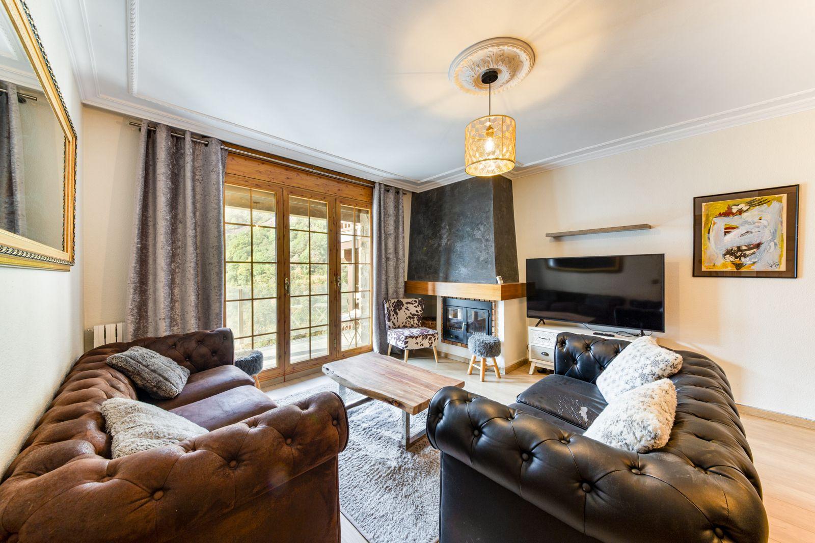 CASA ADOSADA EN LLOGUER ALS VILARS