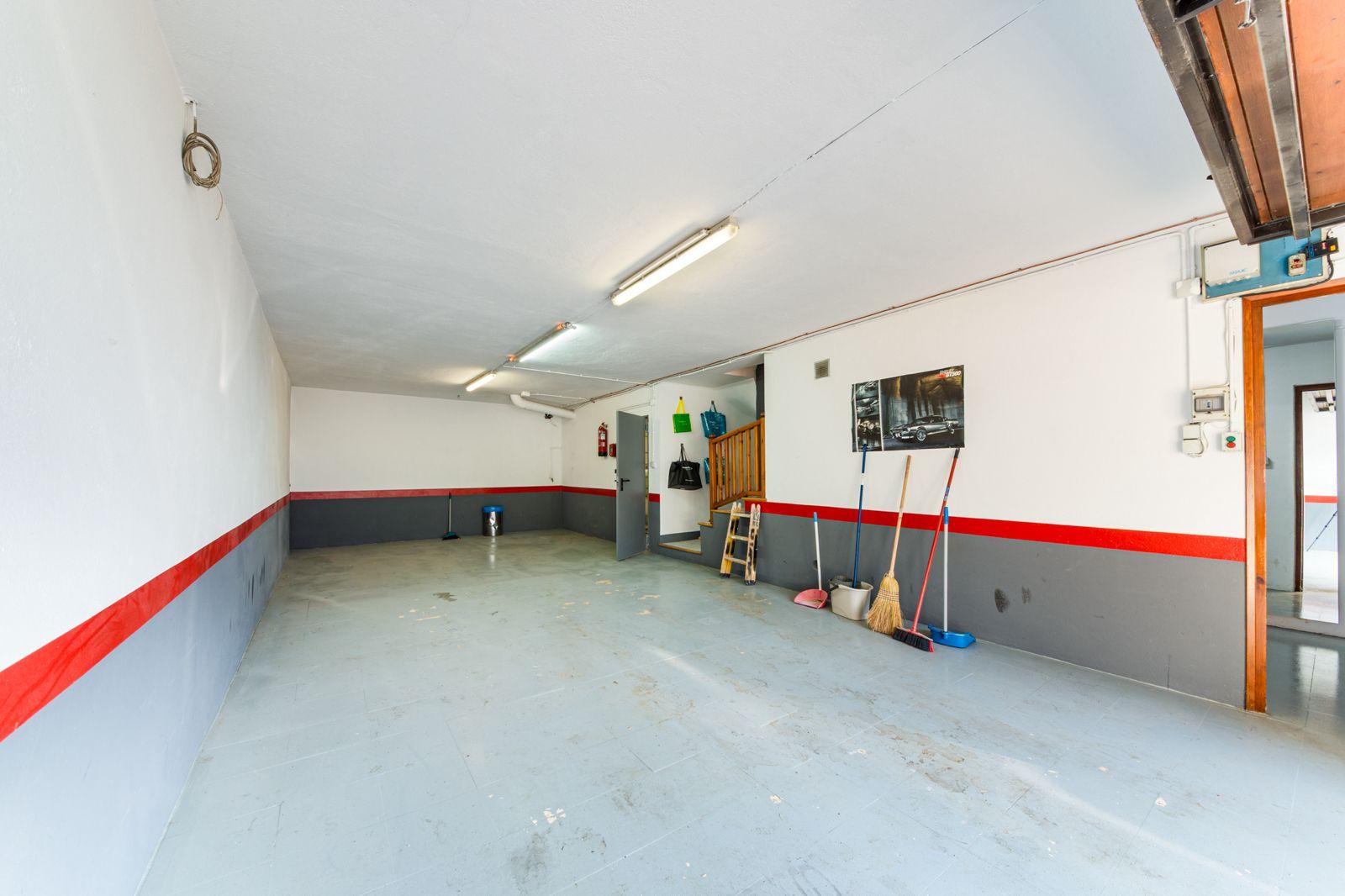 CASA ADOSADA EN LLOGUER ALS VILARS