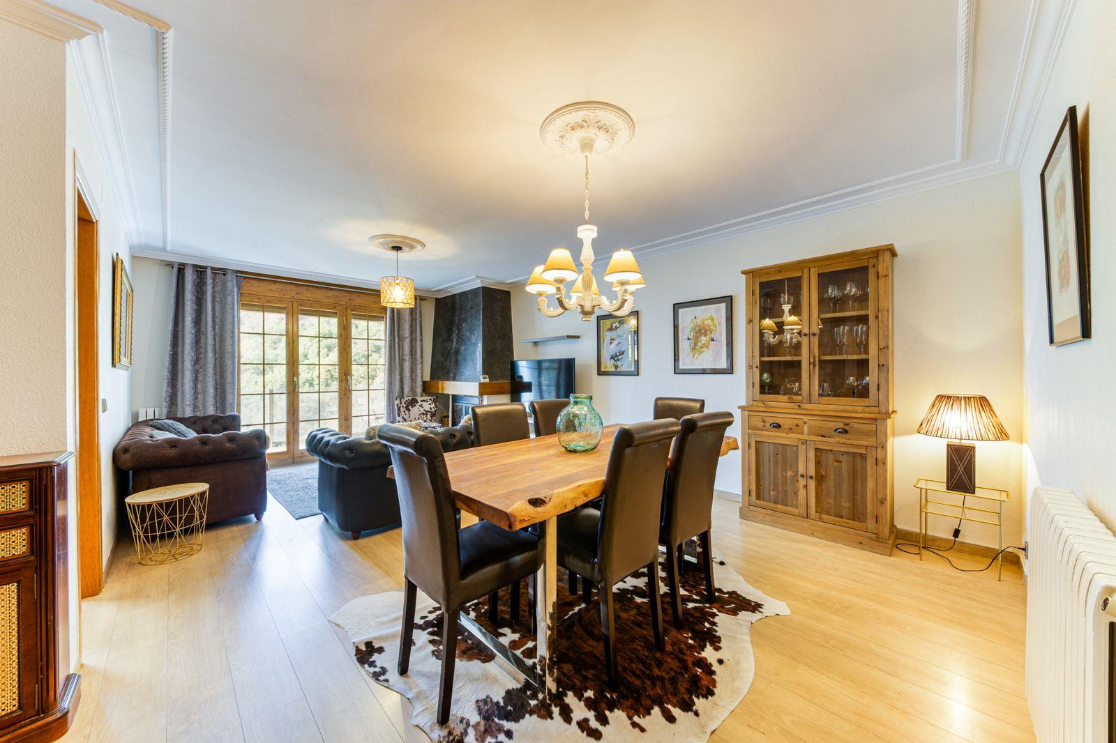 CASA ADOSADA EN LLOGUER ALS VILARS