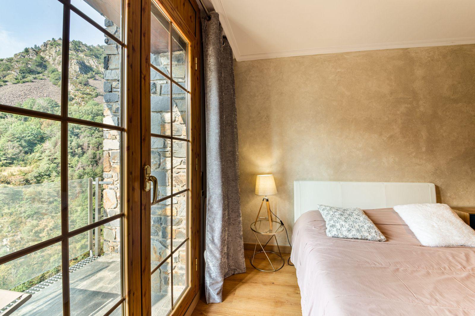 CASA ADOSADA EN LLOGUER ALS VILARS