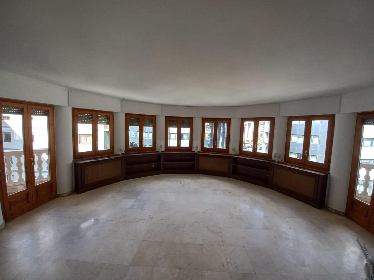 Piso en venta en Andorra la Vella, 5 habitaciones, 185 metros