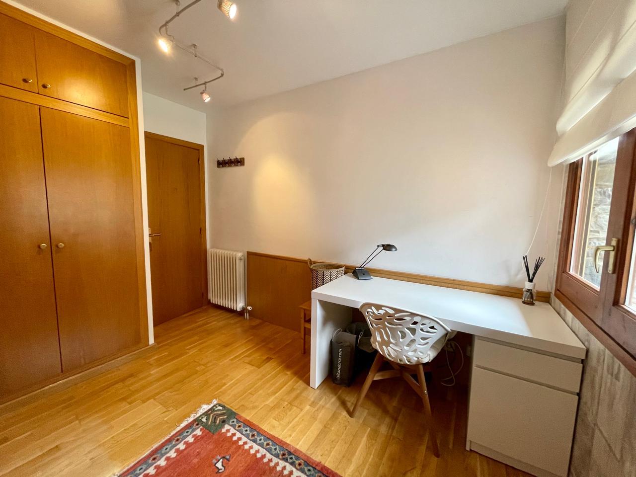 CASA EN VENDA A LA CORTINADA