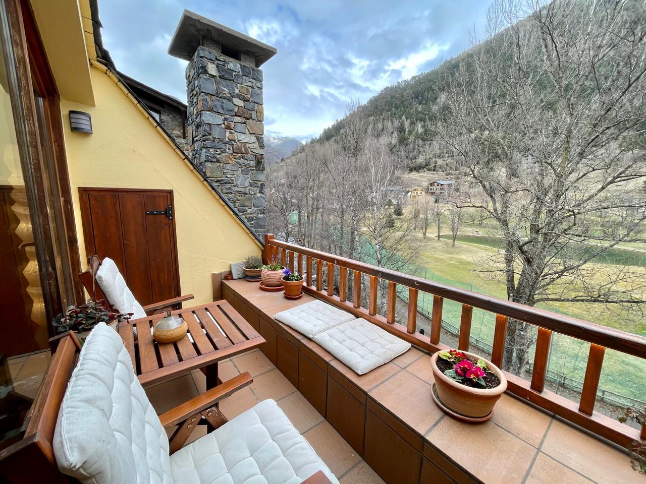CASA EN VENDA A LA CORTINADA