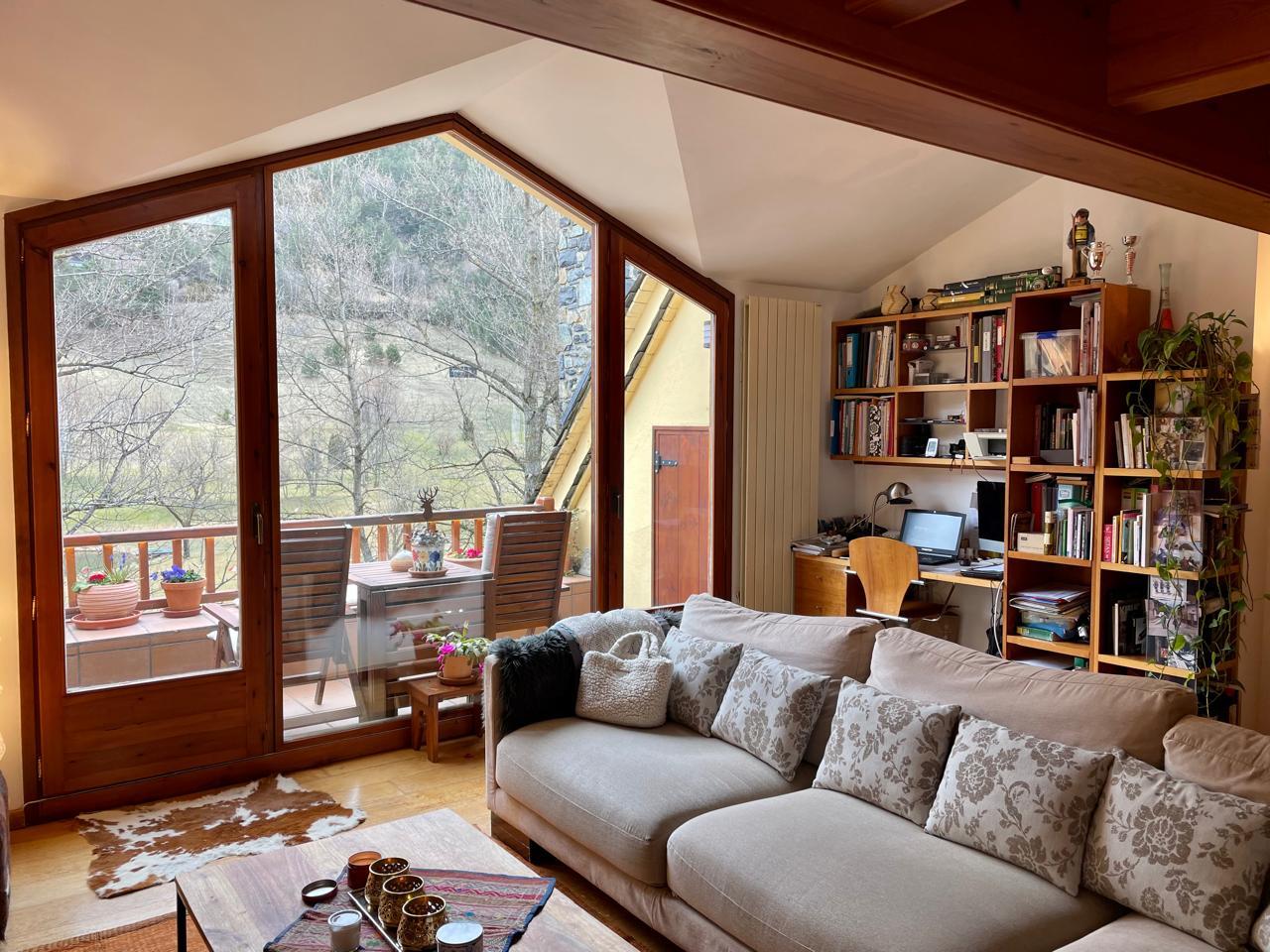 CASA EN VENDA A LA CORTINADA