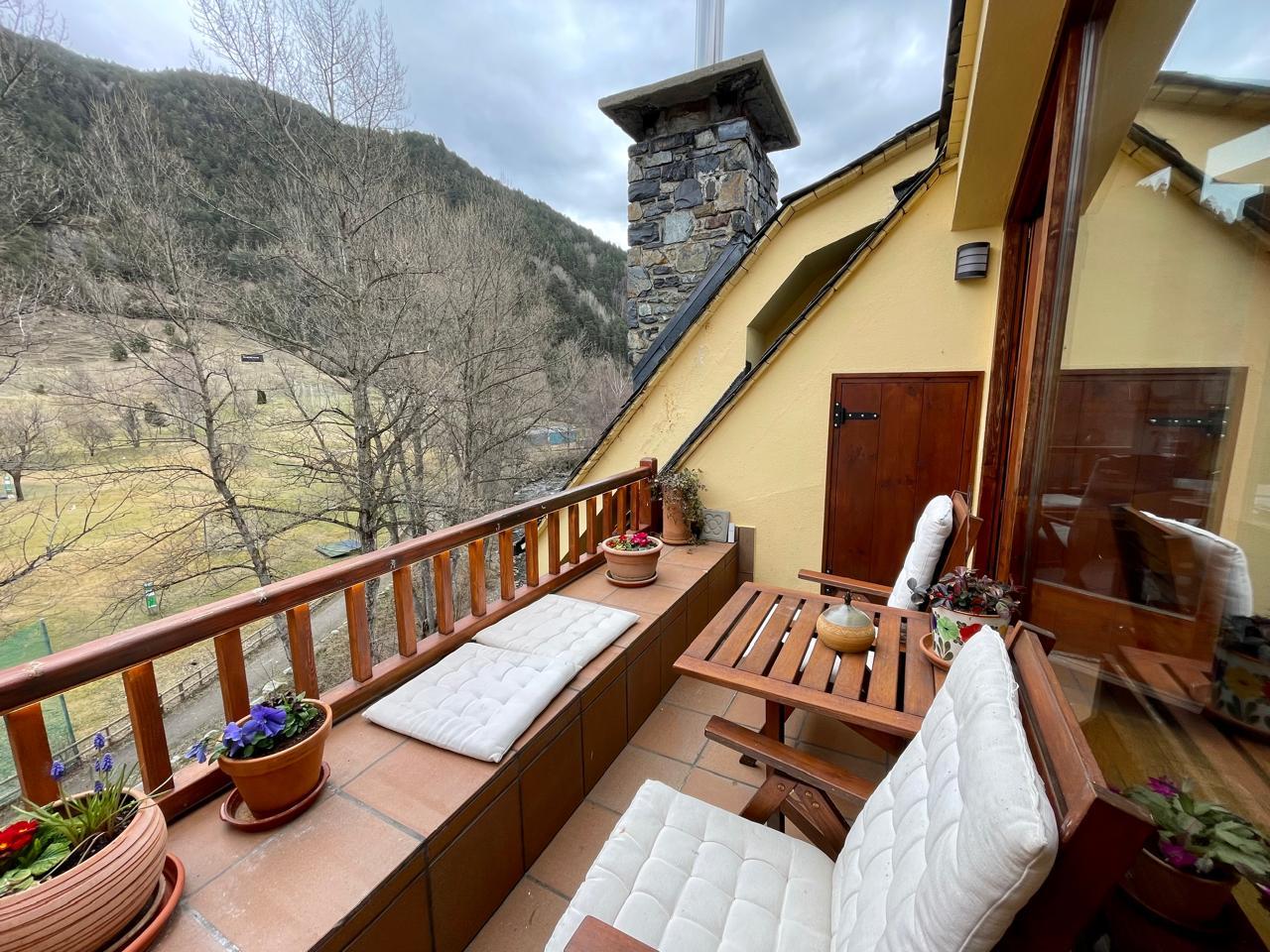 CASA EN VENDA A LA CORTINADA