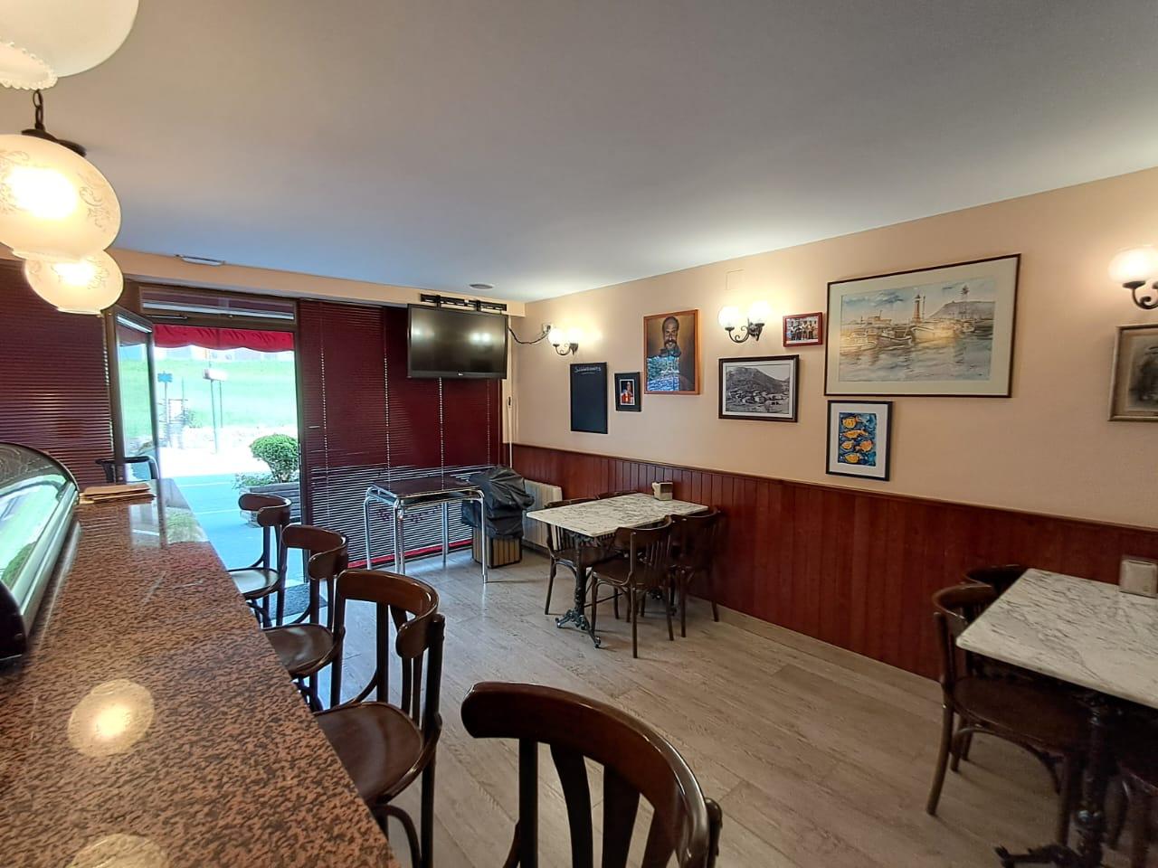 LOCAL BAR RESTAURANT EN TRASPÀS