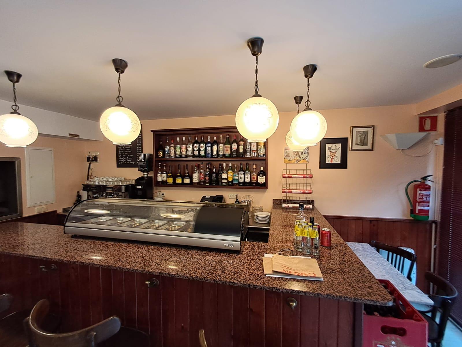 LOCAL BAR RESTAURANT EN TRASPÀS