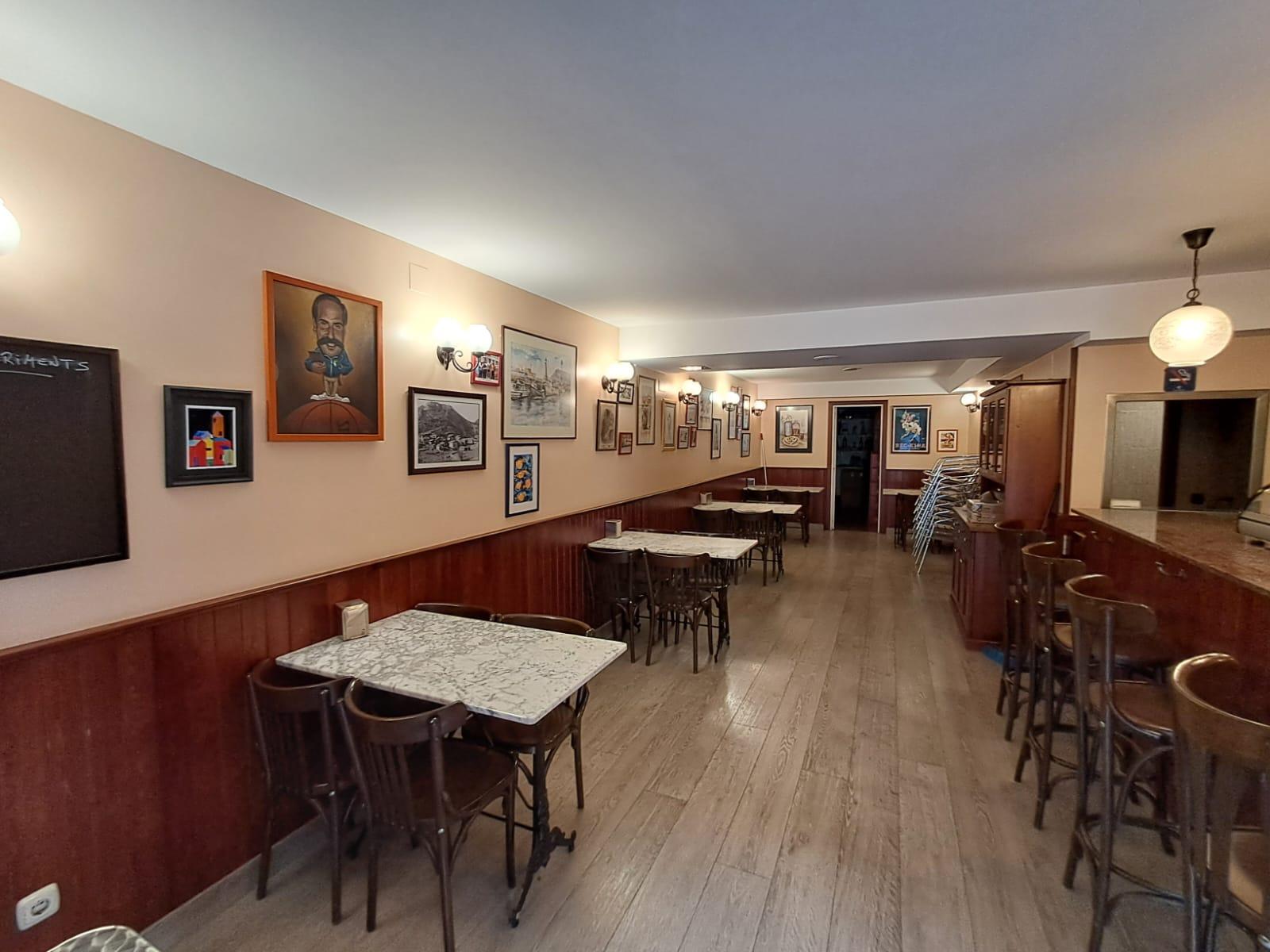 LOCAL BAR RESTAURANT EN TRASPÀS
