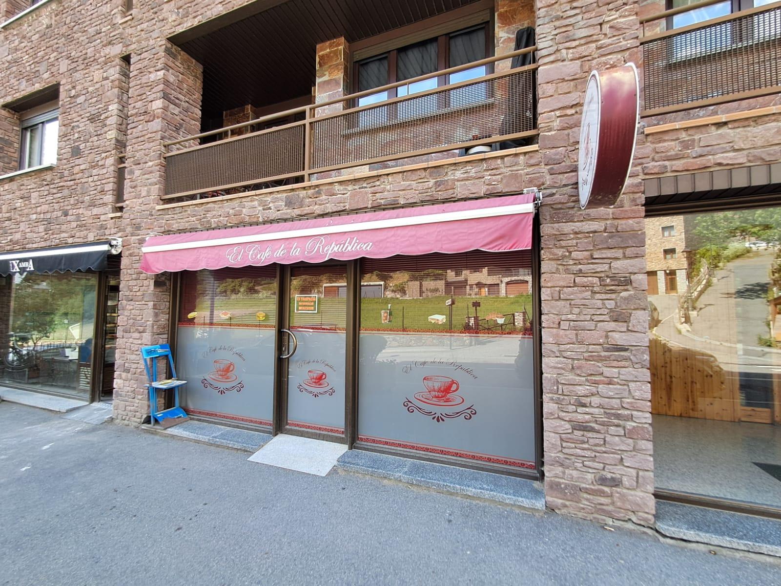 LOCAL BAR RESTAURANT EN TRASPÀS