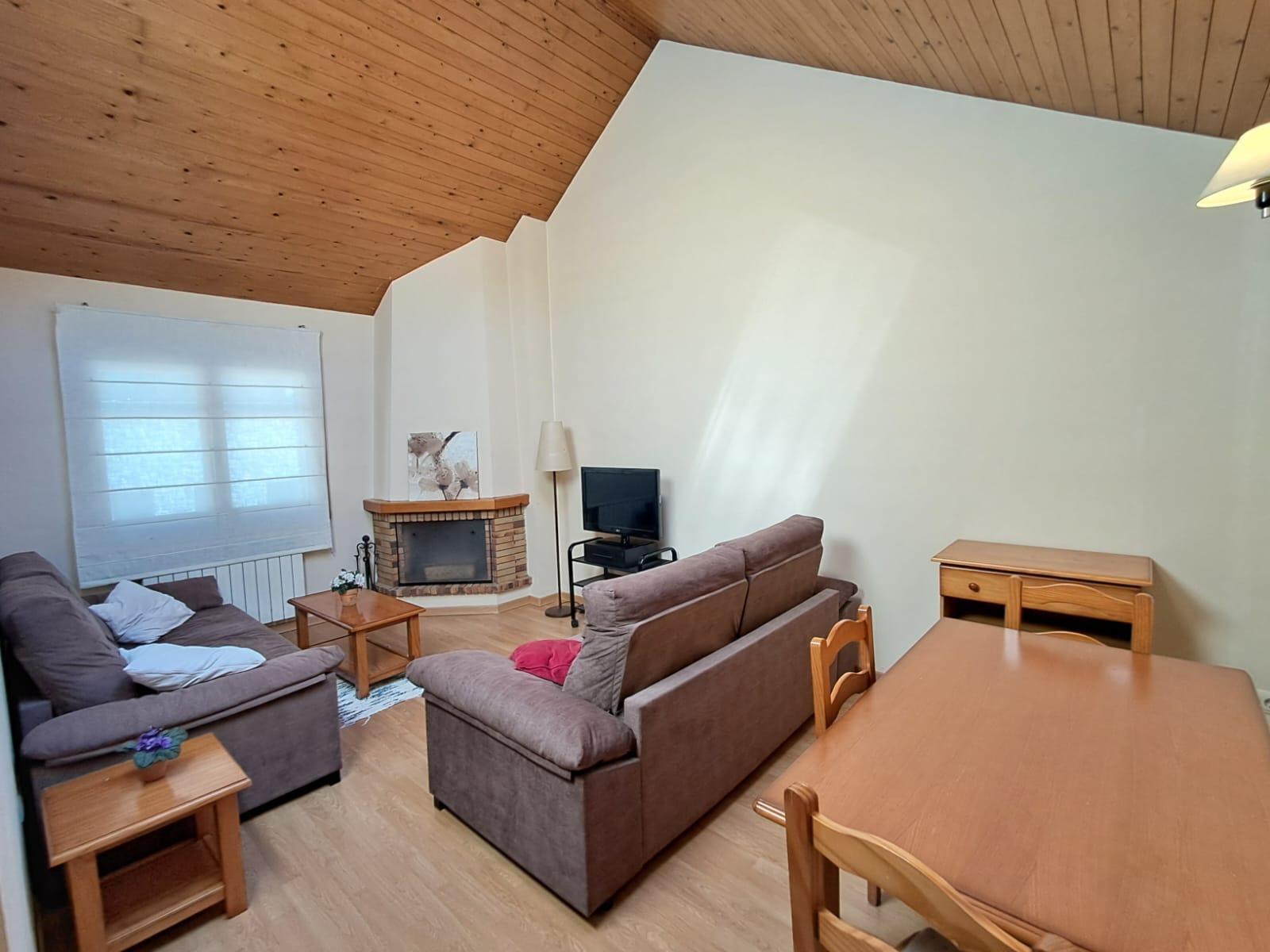 ÀTIC EN LLOGUER AL TARTER