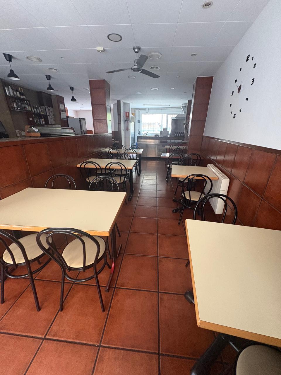 Local comercial de alquiler en Escaldes Engordany, 100 metros