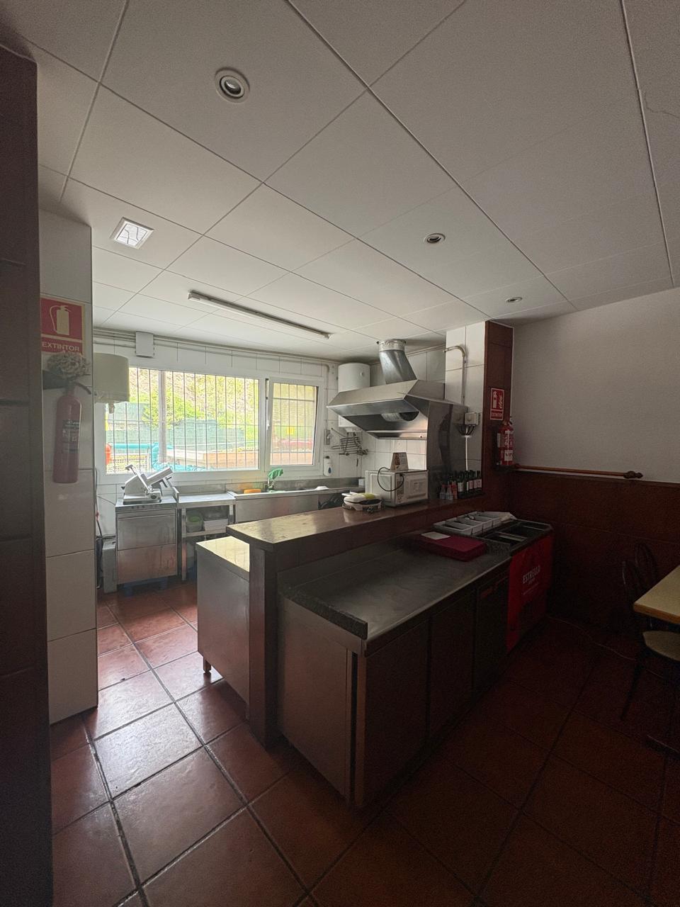 Local comercial de alquiler en Escaldes Engordany, 100 metros