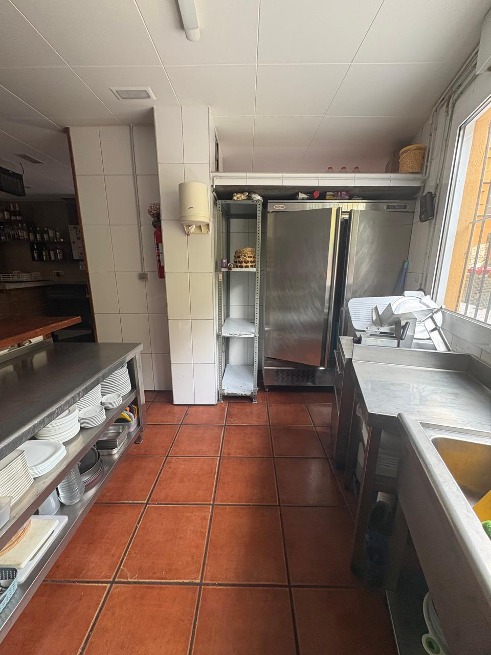 Local comercial de alquiler en Escaldes Engordany, 100 metros