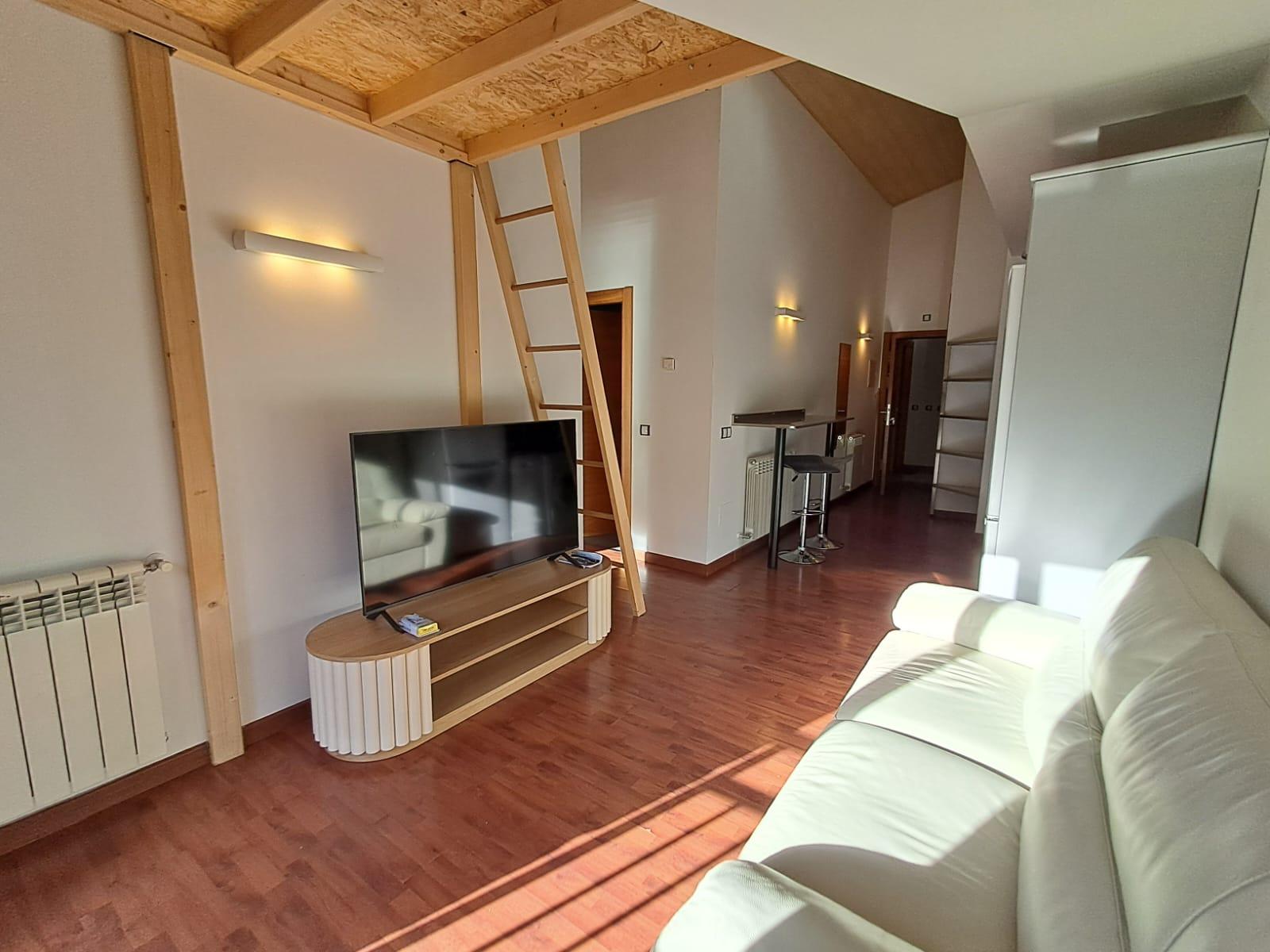 Ático de alquiler en Soldeu, 1 habitación, 45 metros